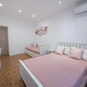 Casa Rosa Beige E Blu Apartment